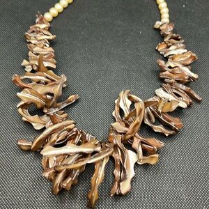 Handmade Natural Mother of Pearl Statement Necklace